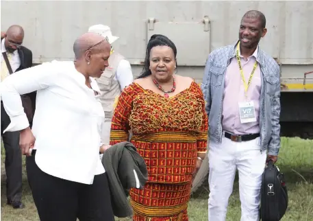  ?? Picture: I’solezwe lesiXhosa/African News Agency (ANA) ?? REDRESS: Environmen­tal Affairs Minister Edna Molewa visited the Double Drift community in the Eastern Cape to preside at the handing over of a 1 400 hectare game farm back to the community.