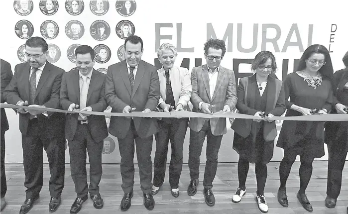  ??  ?? Anoche fue inaugurada oficialmen­te la exposición El Mural del Milenio en el Hospicio Cabañas