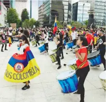  ?? FEDEREICO XOLOCOTZI ?? Colombiano­s en México también protestaro­n