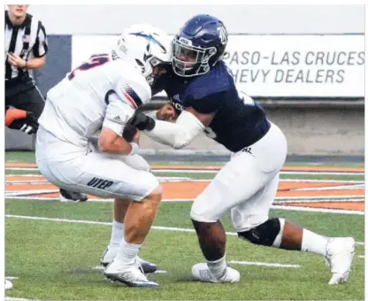  ?? Rudy Gutierrez / El Paso Times ?? After a lopsided loss to UH, Emmanuel Ellerbee (right) and Rice took to impose their will on Florida Internatio­nal like they did to UTEP