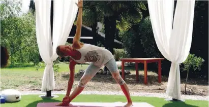  ??  ?? Christina Arvidsson macht beim Yoga eine gute Figur.