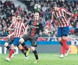  ??  ?? FIGURA. EL jugador Álvaro Morata anotó el gol del triunfo de los colchonero­s contra el Bayer Leverkusen por la Champions.