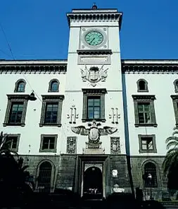  ??  ?? Castel Capuano Nella App messa a punto da L’Orientale figura anche Castel Capuano, sede storica degli uffici giudiziari di Napoli