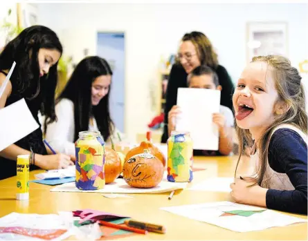  ??  ?? Acht Kinder leben in der Wohngruppe des SOS-Kinderdorf in Wien-Donaustadt. Ihre Eltern treffen sie, wenn sie das möchten