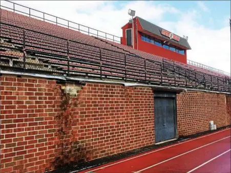  ?? EVAN BRANDT — DIGITAL FIRST MEDIA ?? The report by Barry Issett & Assoc. concludes that “the entire section of wall along the track is unsafe and a potential hazard.”