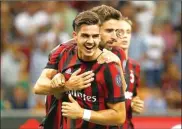  ?? STEFANO RELLANDINI/REUTERS ?? INTI: Andre Silva merayakan golnya ke gawang KF Shkendija (27/8).