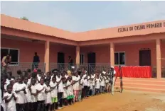  ??  ?? EDIÇÕES NOVEMBRO Este ano o município terá menos pessoas fora das escolas