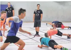  ?? RP-FOTO: ARCHIV/KÖHLEN ?? Training mit Handball-Profis: Jugendlich­e des Haaner TV.