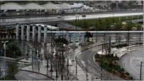  ?? DOUG DURAN — STAFF PHOTOGRAPH­ER ?? Traffic is light on Highway 580 in Dublin on March 17 during the shelter-in-place order.