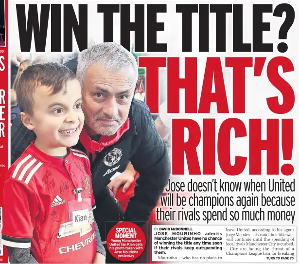  ??  ?? Reds boss Klopp SPECIAL MOMENT Young Manchester United fan Kian gets his photo taken with Jose Mourinho yesterday