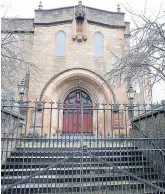  ??  ?? Tour Rutherglen Old Parish Church