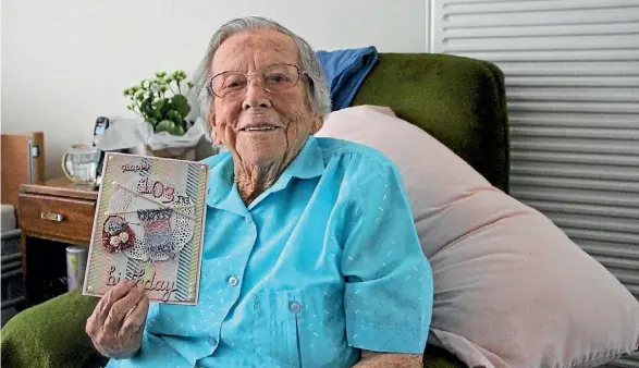  ??  ?? Esme Ganley is 103-years-old and still knits blankets for children in third world countries.