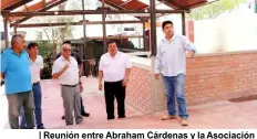  ??  ?? | Reunión entre Abraham Cárdenas y la Asociación Gallística Moquegua. |