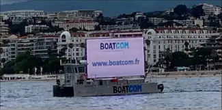  ?? (Photo DR) ?? Le fondateur de Boatcom et de ce bateau « sandwich » a le sentiment que la loi Climat a été rédigée juste contre lui : « Je suis le seul en Europe à proposer ce service. »