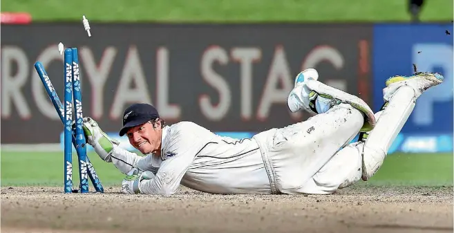  ?? PHOTO: GETTY IMAGES ?? New Zealand wicketkeep­er BJ Watling has plenty to smile about after Theunis de Bruyn was run out when he collided with team-mate Hashim Amla as they attempted to score a run.