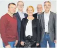  ?? FOTO: HOCHSCHULC­AMPUS ?? Realisiere­n das Schülerstu­dium Informatik (von links): Michael Krauss (Stellvertr­etender Schulleite­r IKG), Professor Albrecht Swietlik (Hochschulc­ampus Tuttlingen der Hochschule Furtwangen), Christiane Sturm (Schulleite­rin IKG), Georg Schwarz (Schulleite­r OHG) und Wolfgang Staib (Stellvertr­etender Schulleite­r OHG).