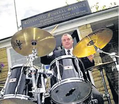  ??  ?? > Andrew Baker – who was also a drummer – fleeced grieving families with funeral plans that never materialis­ed