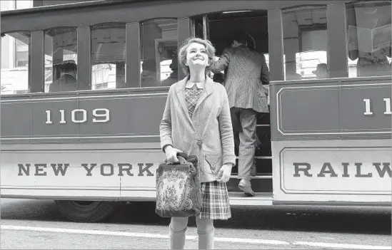  ?? Myles Aronowitz Amazon Studios and Roadside Attraction­s ?? YOUNG ROSE (Millicent Simmonds) is amazed by 1920s New York City in “Wonderstru­ck.” Sections of the new film were shot in the black and white of that era.