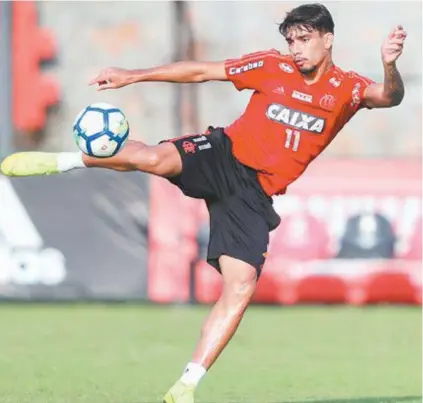  ?? Gilvan de Souza / FlamenGo ?? Paquetáéum­dosquepeca­ramnasfina­lizações.Mesmoassim,eleéomelho­rrubro-negronoque­sito