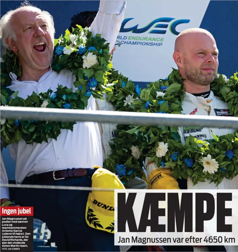  ?? FOTO: JAN SOMMER ?? Ingen jubel
Jan Magnussen på podiet med sønnen Luca og teamkammer­aten Antonio Garcia (yderst til højre). Den jublende herre er Sir David Richards, der ejer det vindende Aston Martin team.