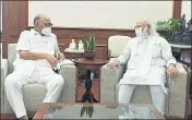  ??  ?? Nationalis­t Congress Party (NCP) chief Sharad Pawar met Prime Minister Narendra Modi in the New Delhi on Saturday.