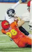  ?? MIKE DREW ?? Dinos lineman Joel Van Pelt was named defensive lineman of the year in Canada West.