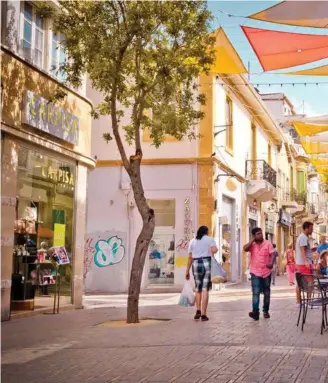  ?? ?? Nicosia har masser af gode caféer og restaurant­er at udforske. Foto: Getty Images