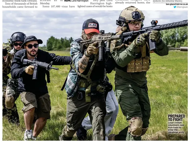  ?? ?? Loyal civilian volunteers near Kyiv train to enter the Ukrainian army