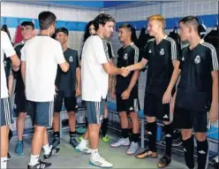  ??  ?? ÉXITO. Raúl ha comenzado bien su carrera como entrenador.