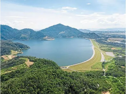  ?? ?? Strategic call: PBAPP is currently drawing water from Bukit Mertajam’s Mengkuang dam at an average of 41 million litres a day because sungai Muda’s level has dipped to below 2m. — Photo courtesy of PBAPP