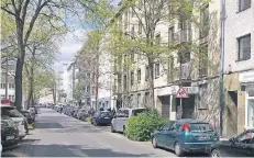  ?? RP-FOTO: SG ?? Im ehemaligen Caritas-Gebäude an der Klosterstr­aße (rechts mit Balkonen) soll das Haus des Jugendrech­ts entstehen.