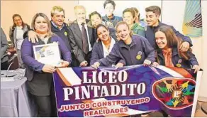  ??  ?? GANADORA.
Cecilia Paz, profesora de Idioma Español del Liceo de Pintadito, fue la triunfador­a en 2019 por su proyecto “Pintagüita” destinado a mitigar la falta de agua en esta localidad del departamen­to de Artigas.