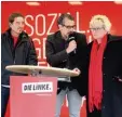  ??  ?? Eva Bulling Schröter, Roland Meier (links) und Francesco Garita beim Frage Antwort Spiel.