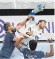  ?? FOTO: IMAGO ?? Nach dem Aus im Vorjahr sinnen Domagoj Duvnjak (Mitte) und der THW Kiel gegen Paris auf Revanche.