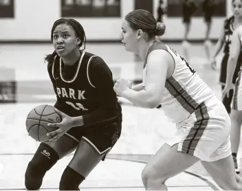  ?? Gustavo Huerta / Staff photograph­er ?? Standout forward Biva Byrd, left, is among the reasons Kingwood Park (24-0) is an outright district champion for the first time. The Panthers open the playoffs Friday against Magnolia.