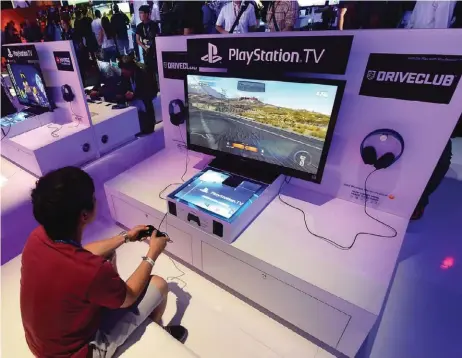  ??  ?? Reunión de gamers. La Expo Electronic Entertainm­ent 2018 reunió a 50,000 jugadores para disfrutar de las 300 exhibicion­es.