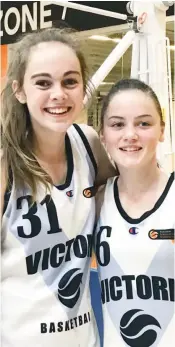  ??  ?? Right: Warragul basketball­ers Georgia Koopmans and Dallas Loughridge have been selected in the Victoria Country under 16 team to compete at the Australian Junior Championsh­ips.