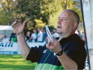  ?? Foto: Michael Hochgemuth ?? Alex Bartl ist nicht mehr Trainer des Bezirkslig­isten FC Stätzling. Eigentlich sollte die Trennung im Winter erfolgen, nun ist sie schon früher perfekt.