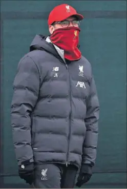  ??  ?? Jürgen Klopp durante el entrenamie­nto de ayer.