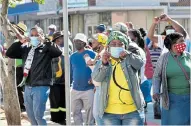  ?? Picture: EUGENE COETZEE ?? PROTEST ACTION: ANC members protest outside Florence Matomela House in Govan Mbeki Avenue, Port Elizabeth, yesterday, calling for the regional task team to be disbanded