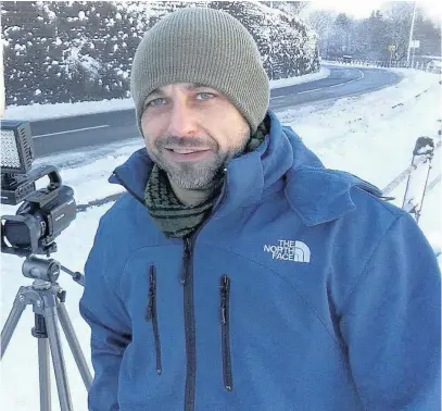  ??  ?? RAF veteran Steven Thomas will be walking more than 1,400 miles after he became homeless. Above right, Steven in service