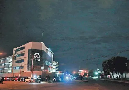  ?? FERNANDO CARRANZA ?? Calles y zonas del municipio han permanecid­o sin luz pública las últimas semanas