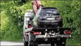  ??  ?? Autohändle­r müssen die Kosten für den Transport eines kaputten Autos vorschieße­n. Foto: Imago