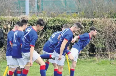  ??  ?? Jamie Thomas (centre) has impressed for Bangor 1876 this season