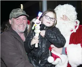  ??  ?? Johnny and Alice Murphy with Santa.