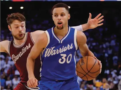 Steph Curry beats out Jordan Spieth for AP Male Athlete of the Year