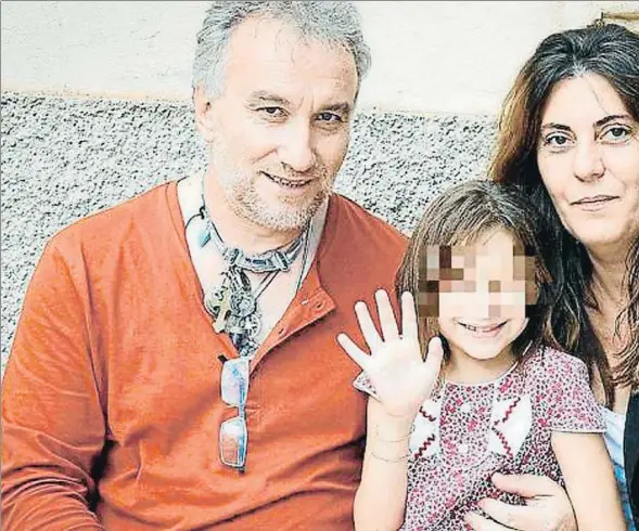  ??  ?? Fernando Blanco y Marga Garau con su hija Nadia, para la que recibieron importante­s cantidades en forma de donaciones