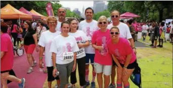  ??  ?? Ann Lewis and the support team of family and friends for her and her mother at the 25th Komen Philadelph­ia Race for the Cure in 2015. Ann and her mother, Barbara Clingan, are seen in pink.