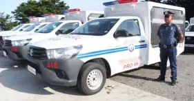  ??  ?? Ang mga bagong patrol cars na ipinamahag­i ng Police Regional Office-Mimaropa sa mga Police Provincial Office sa rehiyon.(Police Regional Office-Mimaropa)
