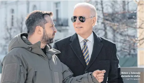  ?? / GETTY IMAGES ?? Biden y Zelenski durante la visita.
